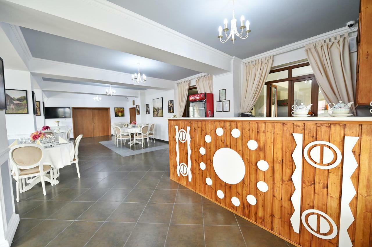 Pensiunea Castania - Pensiune cu piscina la munte Polovragi Exterior foto
